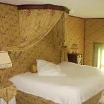 Chateau De Bed and breakfast Couin