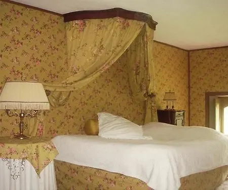 Chateau De *