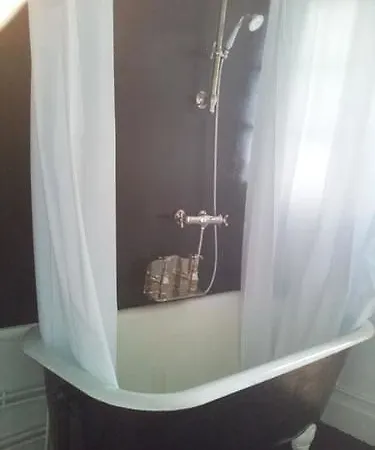 Chateau De Bed & Breakfast